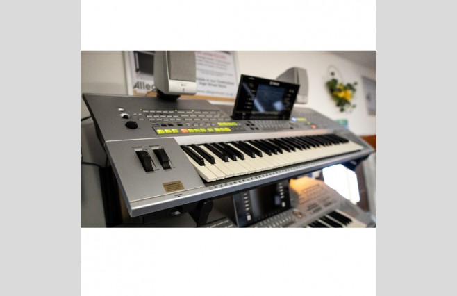 Used Yamaha Tyros 1 Keyboard With MS01 Speakers (SN:0008318) - Image 4